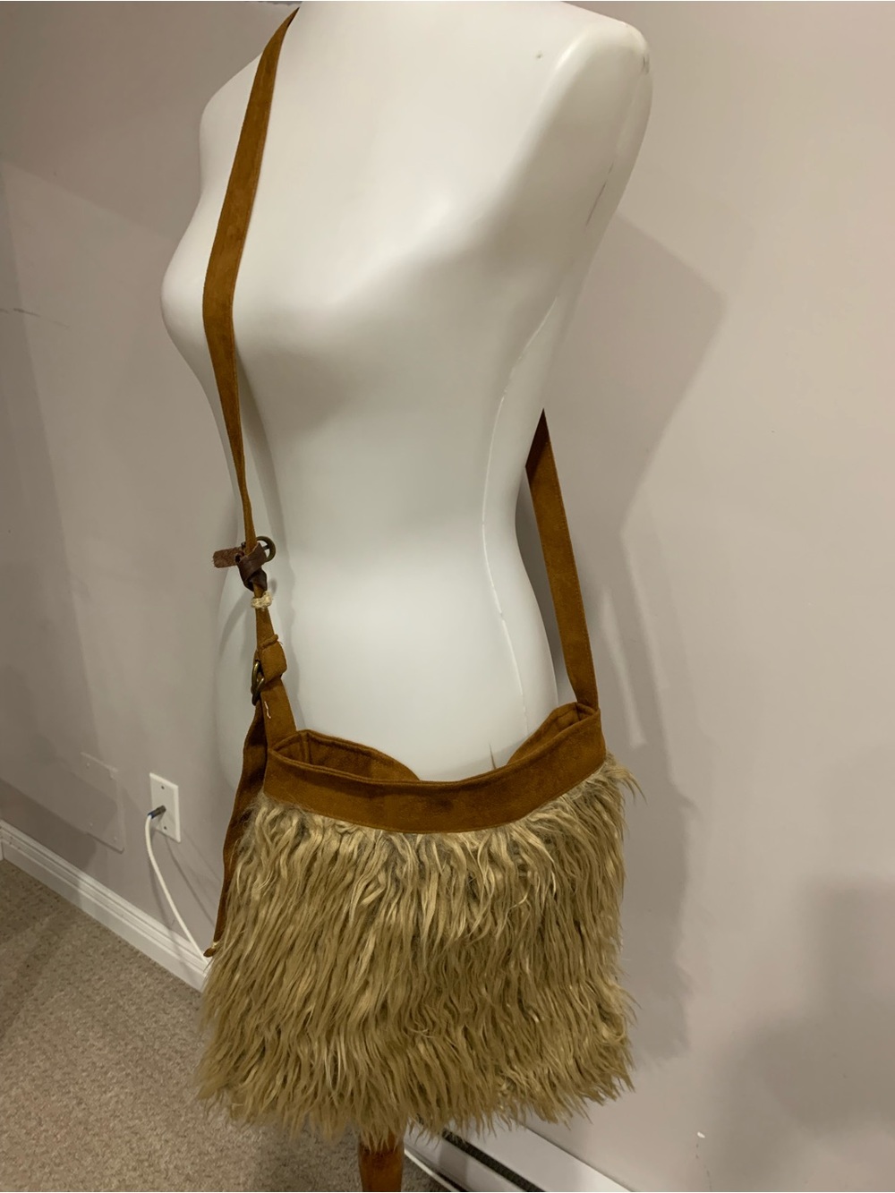 ATENTI Haversack shaggy faux fur camel